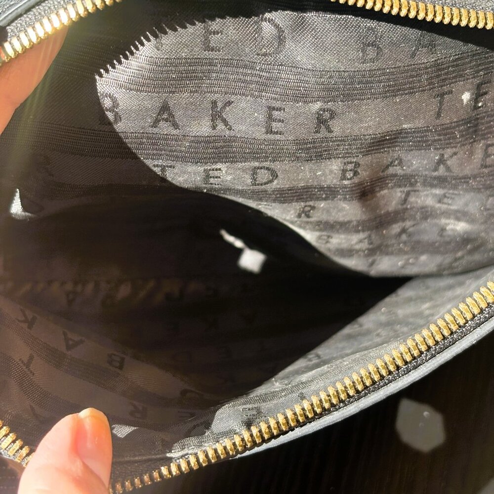 Ted Baker Amerrah Branded Strap Leather Crossbody Bag - Picture 7 of 7